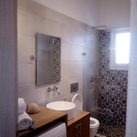 Meltemi 1 * Nea Cryssi Akti